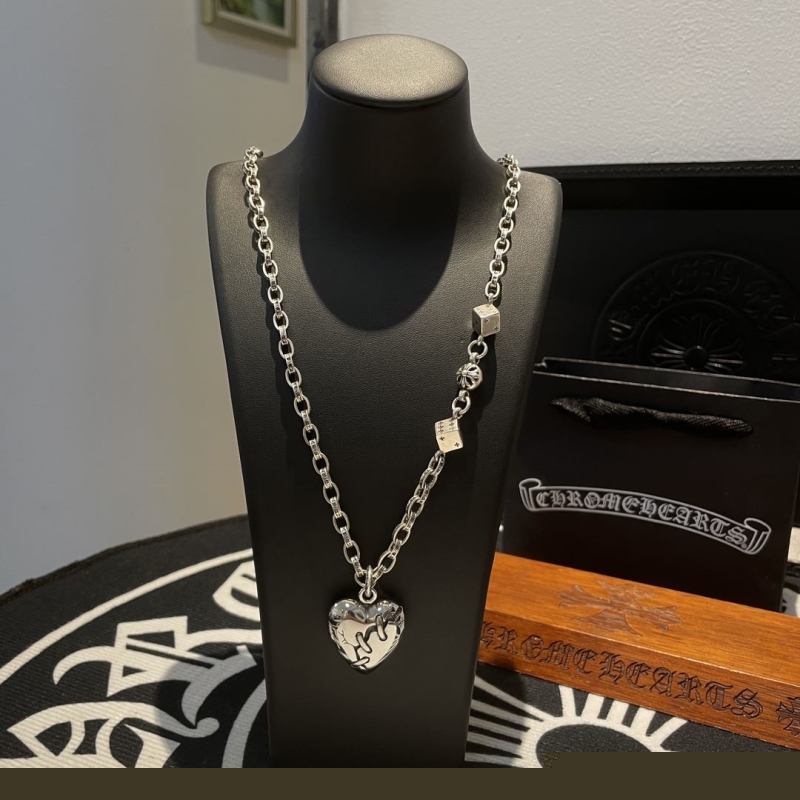 Ch**me He**ts necklaces